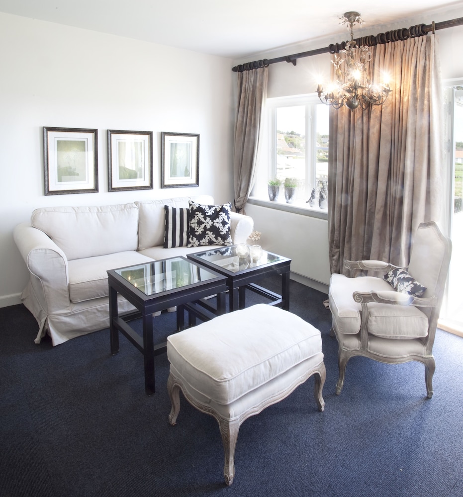 Basic Suite photo 1