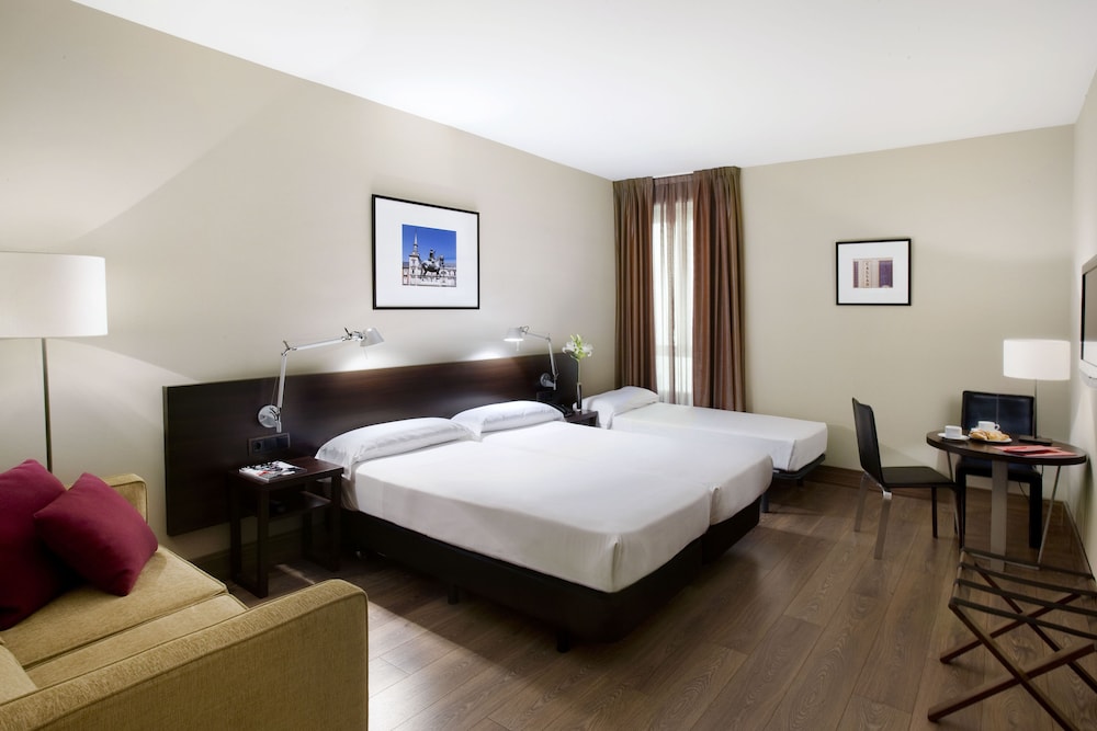 Standard Triple Room, 3 Twin Beds - Photo 2