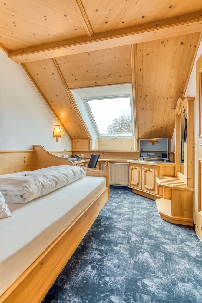 Single Room (Hotel) - Photo 1