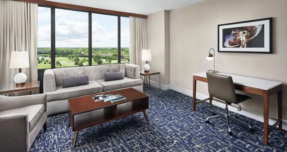 Suite, 1 King Bed, Accessible, Balcony - Photo 3