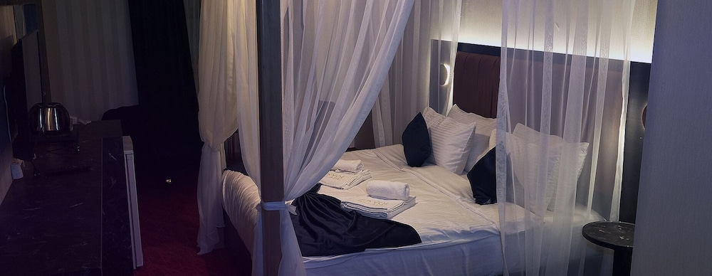 Deluxe Room - Photo 1