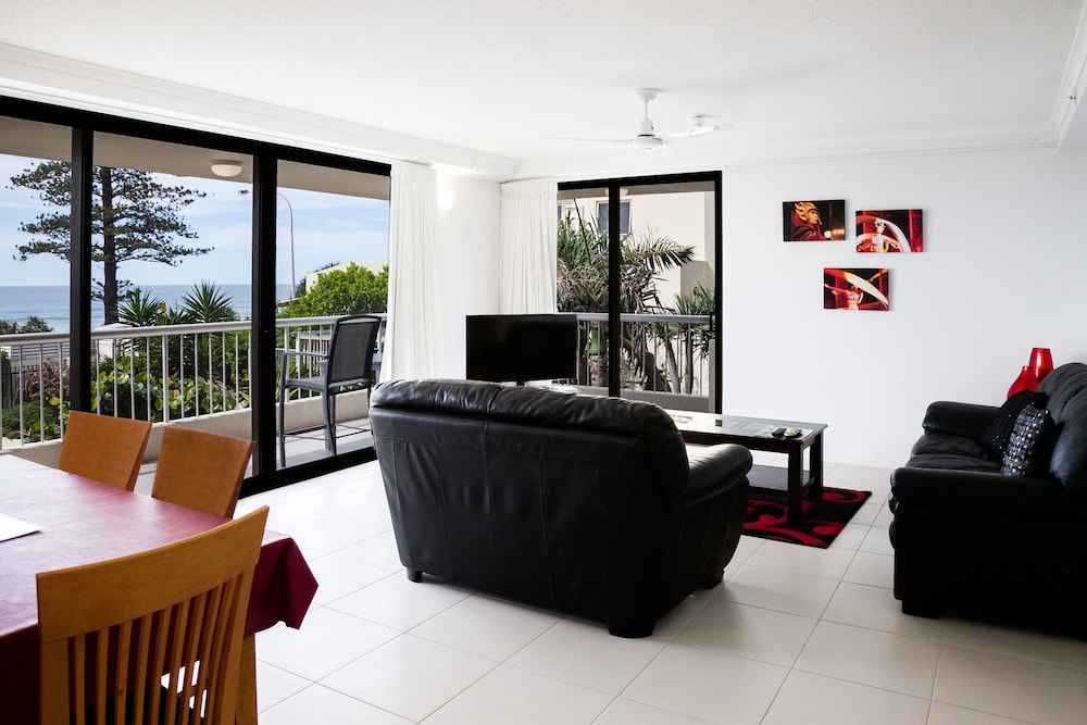 3 Bedroom Apartment photo 2