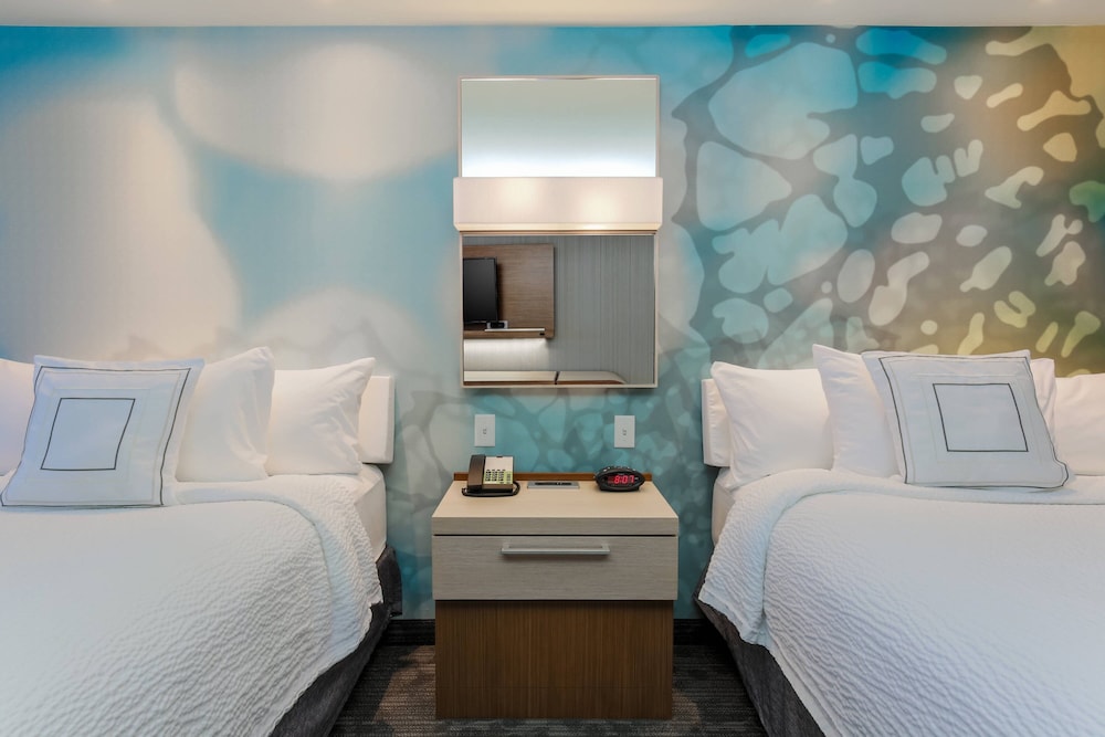 Executive Room, 2 Queen Beds (Hearing Accessible) photo 3