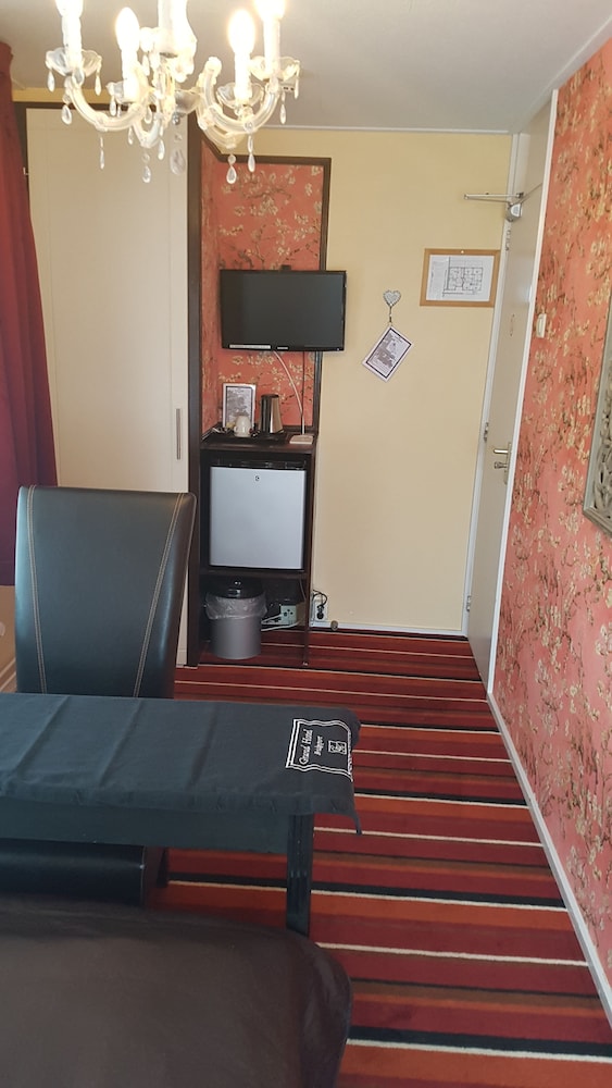Single Room photo 2