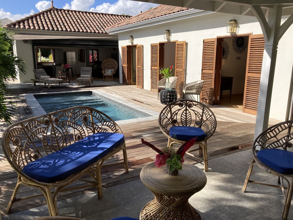 Villa photo 2