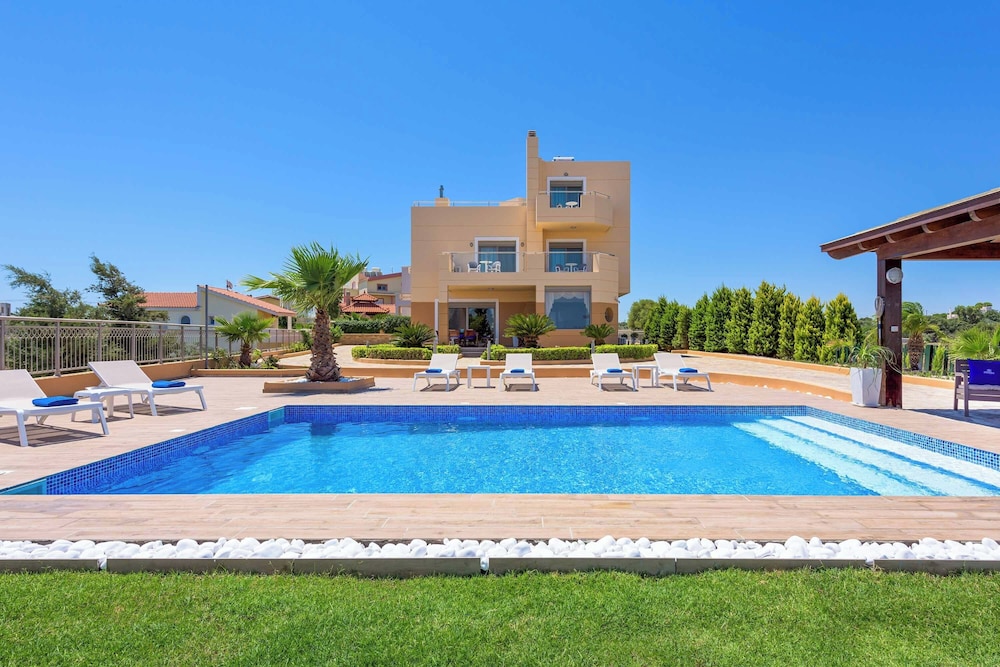 Villa (4 Bedrooms)