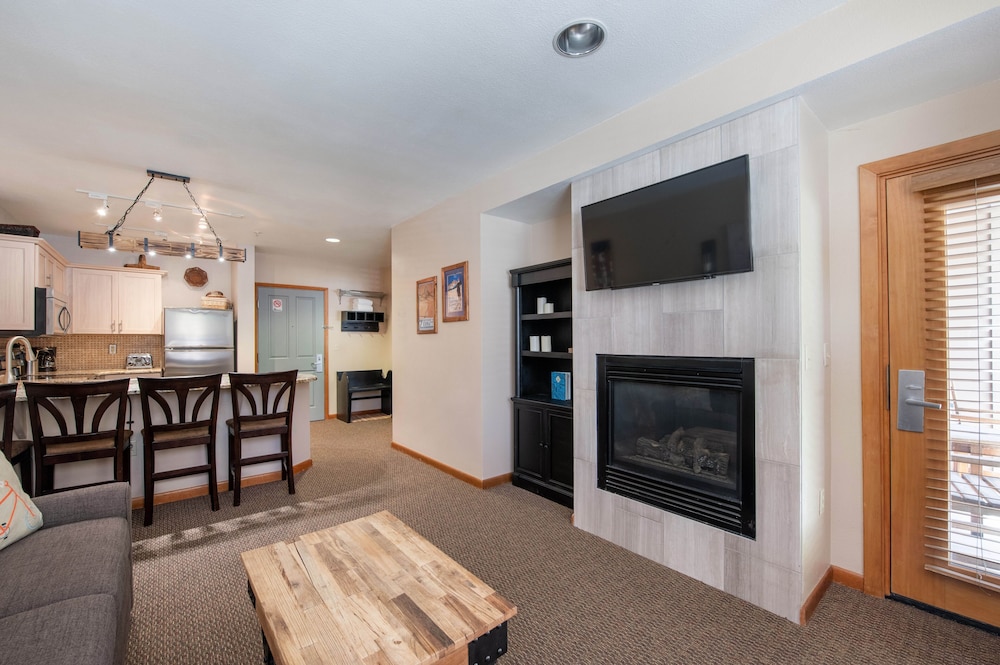 Condo, 1 Bedroom photo 1