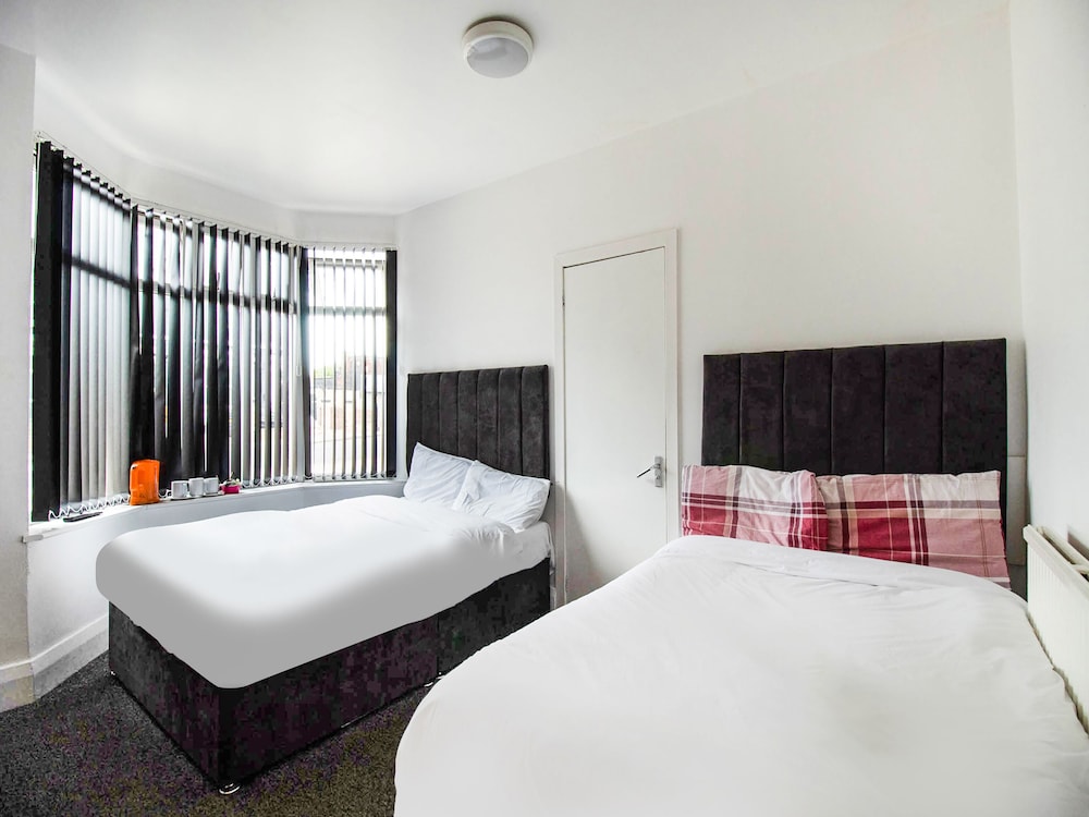 Standard Double Room, Shared Bathroom