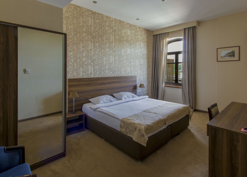 Standard Double or Twin Room, City View