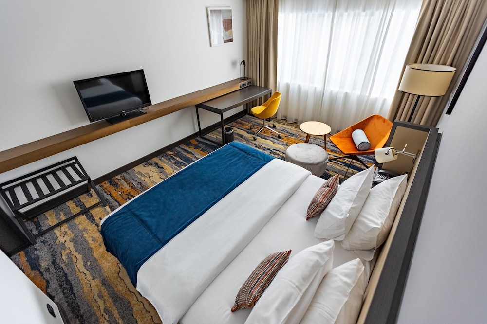 Standard Room, 1 Double Bed, Business Lounge Access photo 2