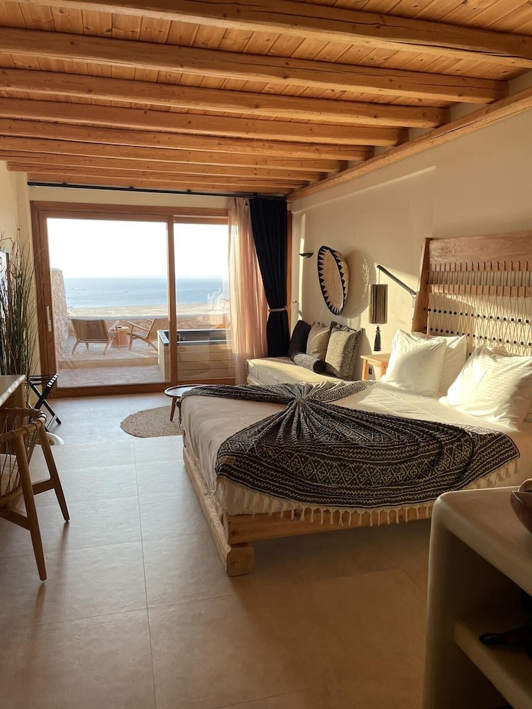 Cave Suite, Sea View, Outdoor Jetted Tub