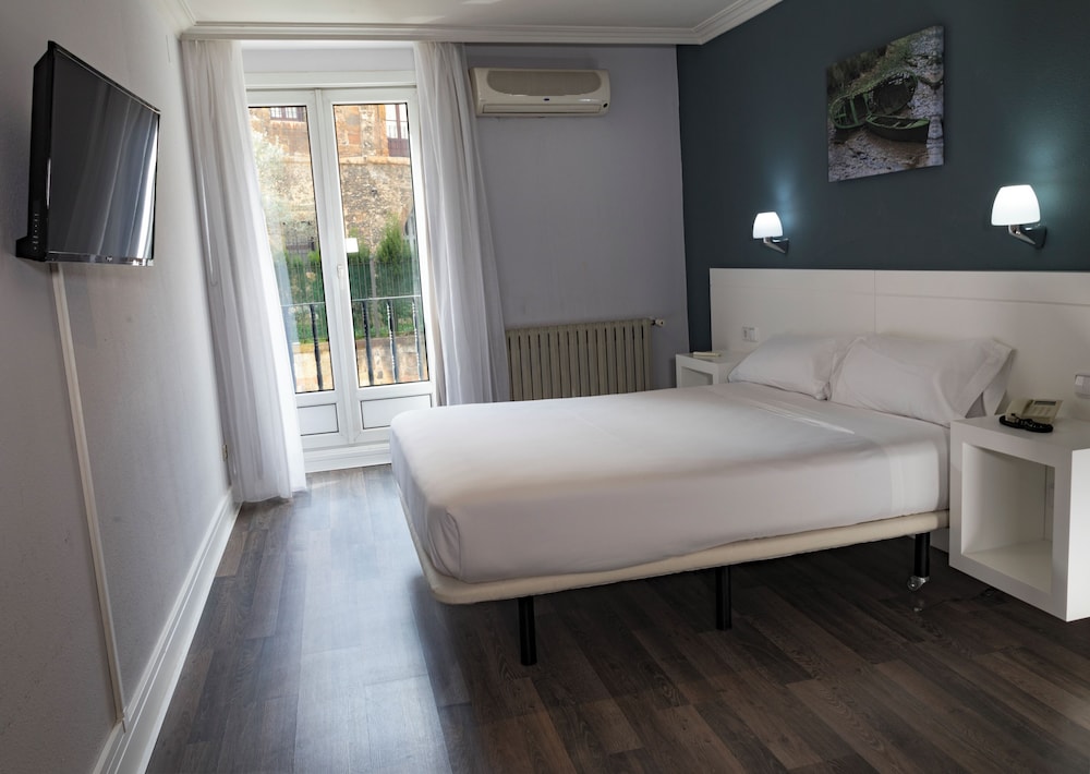 Standard Room - Photo 9
