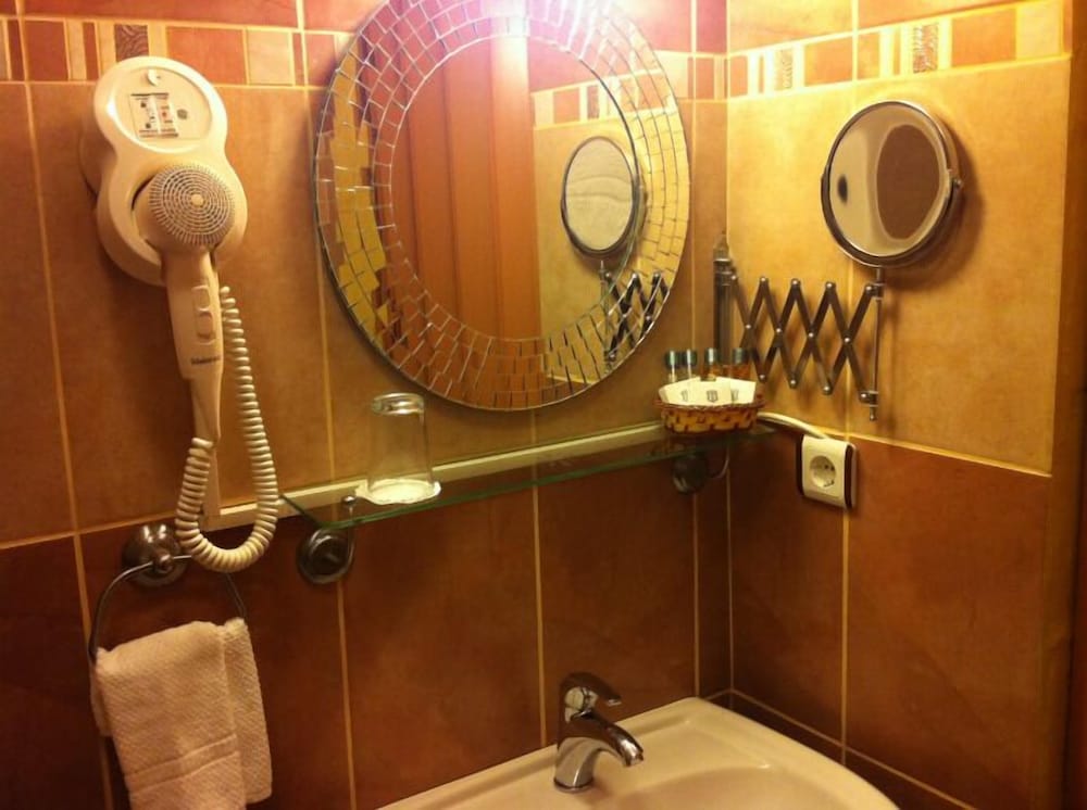 Standard Triple Room photo 2