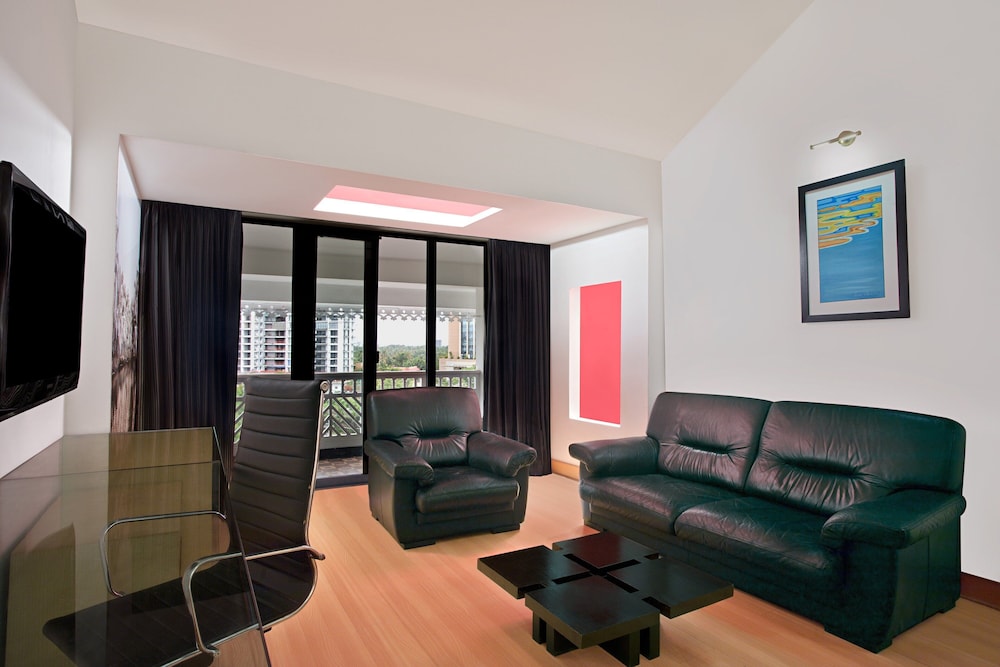 Club Suite, 1 Bedroom - Photo 4