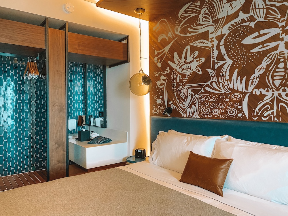Signature Double Room, 1 King Bed (La Isla Room)