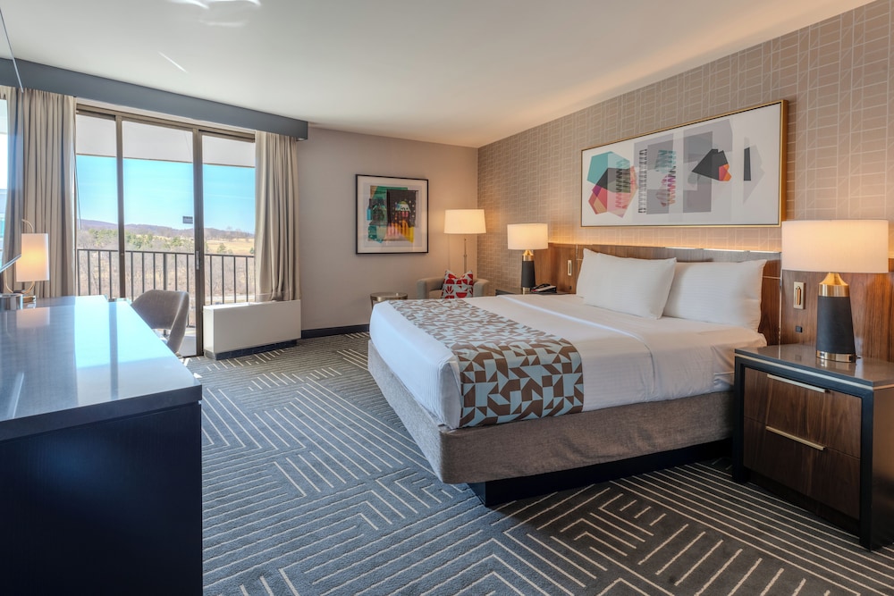 Classic 1 King Stardust Tower (Newly Renovated)