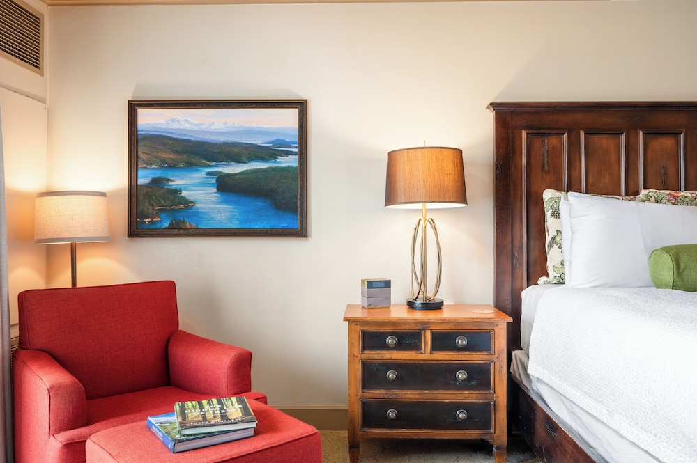 Standard Room, 1 King Bed, Courtyard View photo 2