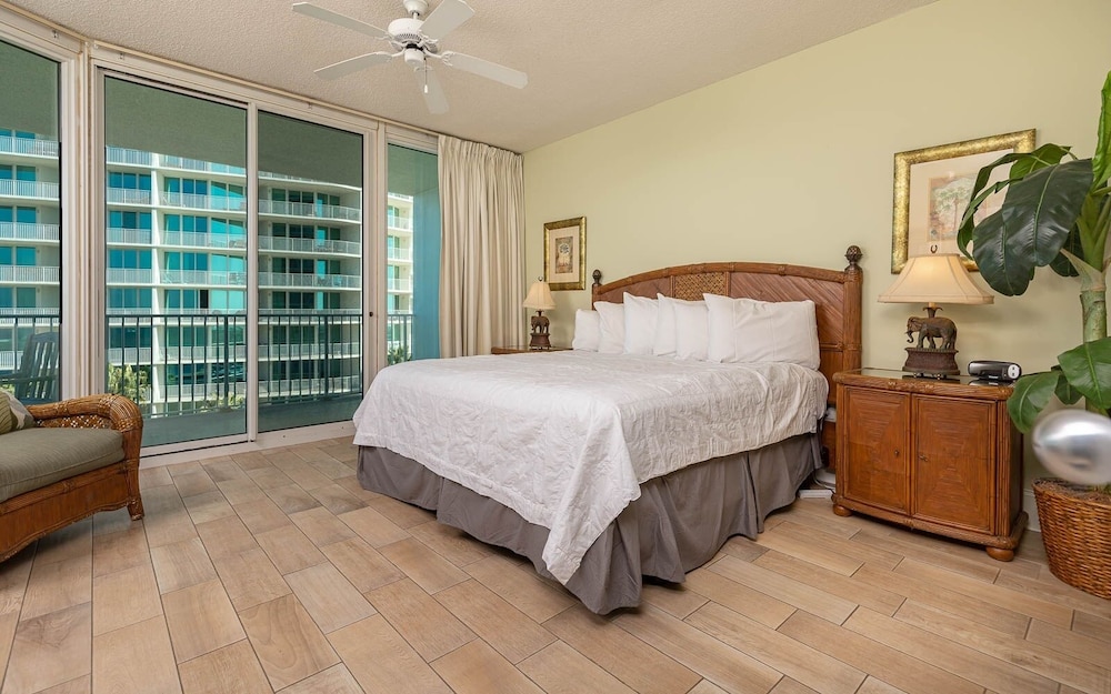 Condo, 2 Bedrooms