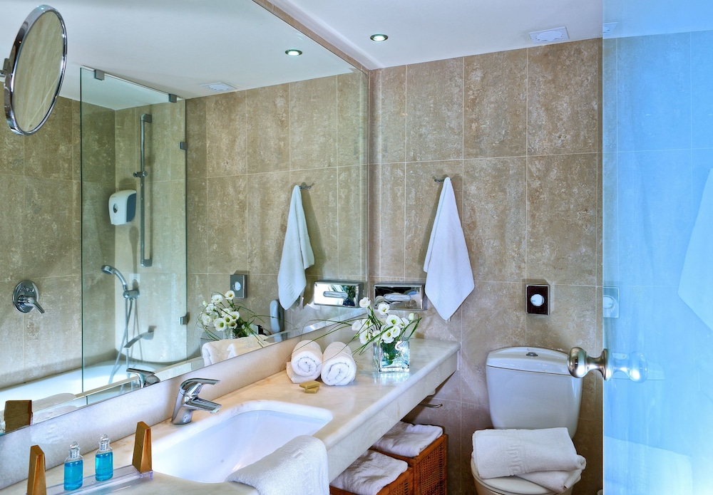 Double or Twin Room, Partial Sea View