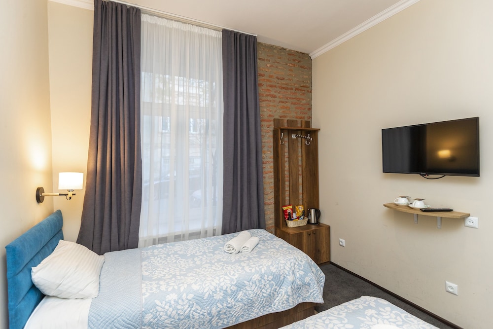 Standard Twin Room photo 3