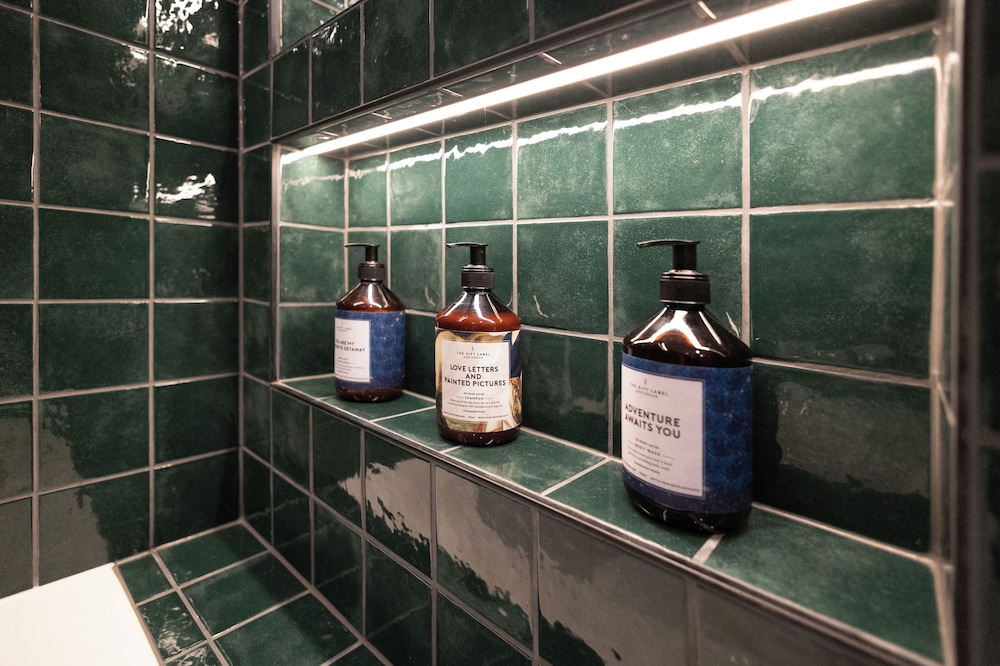 Superior Room, Kitchenette thumbnail 6
