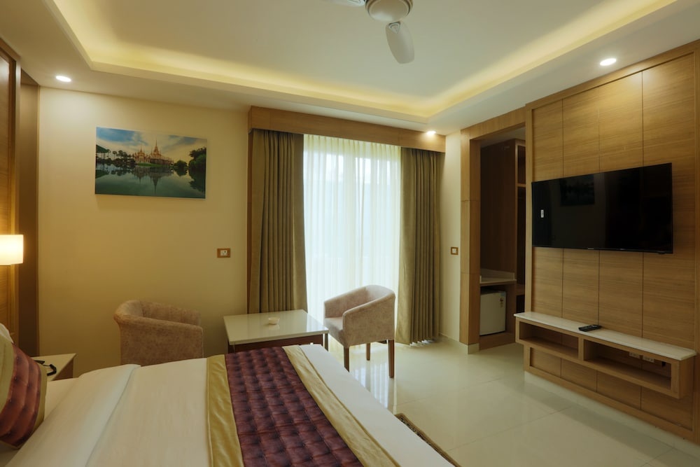 Deluxe Double Room - Photo 11