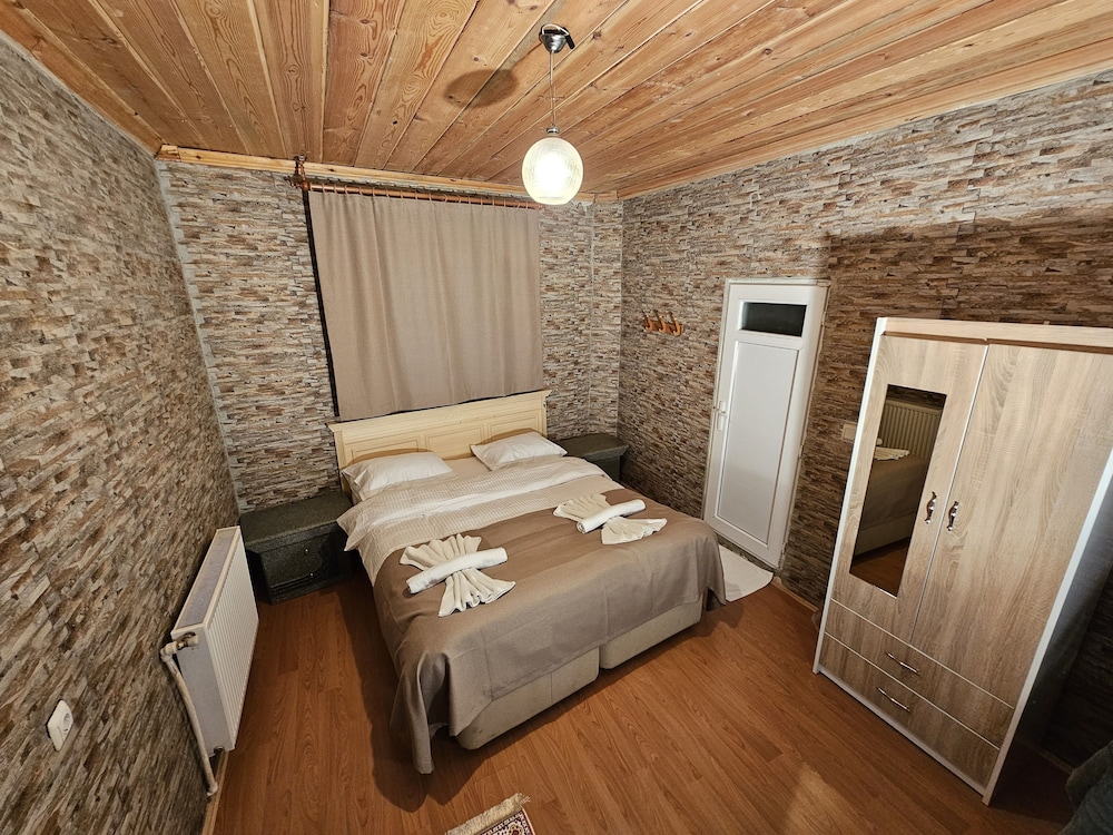 Standard Economy Room photo 2