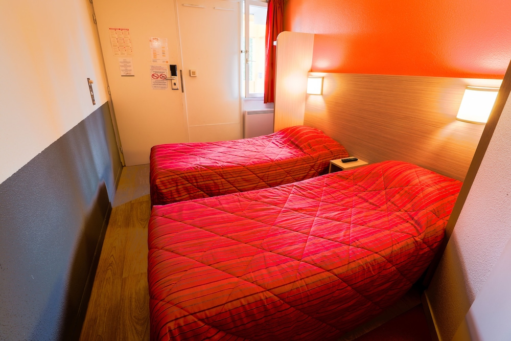 Standard Room, 2 Twin Beds - Photo 2