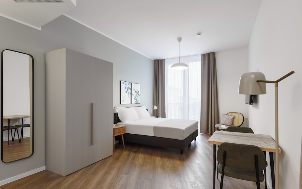 Comfort Suite - Wheelchair Accessible