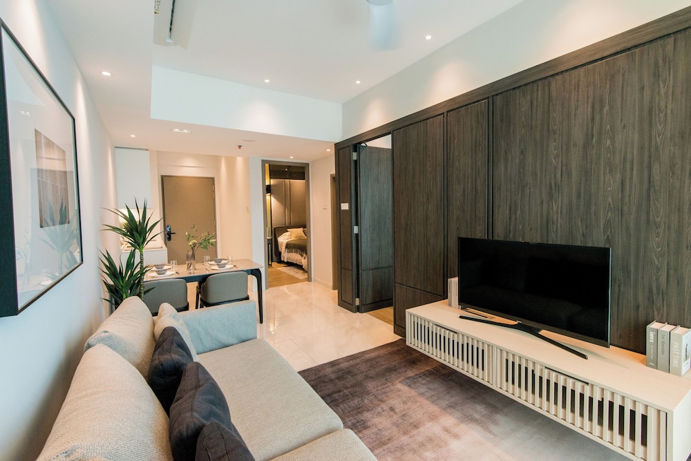 Deluxe Suite, 2 Bedrooms, Balcony, Sea View