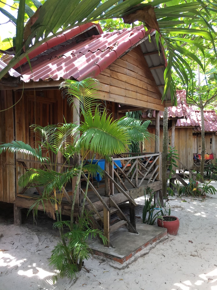 Double or Twin Room, 1 Bedroom, Private Bathroom, Garden View photo 2