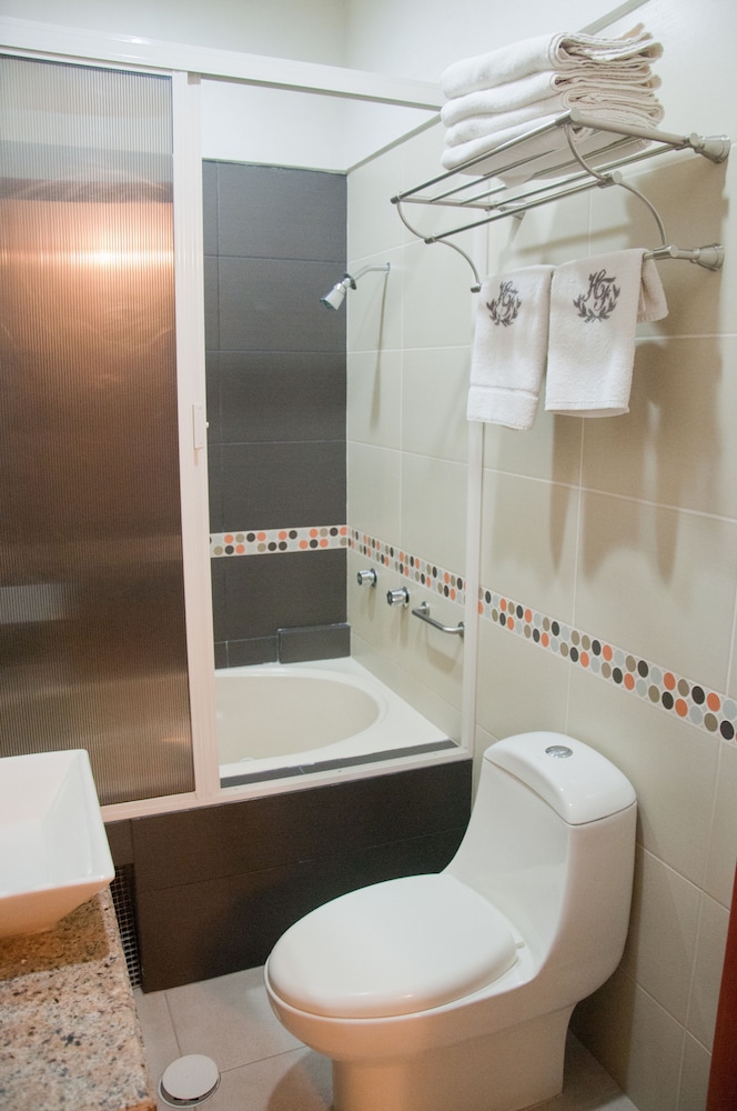 Premium Suite - Photo 5