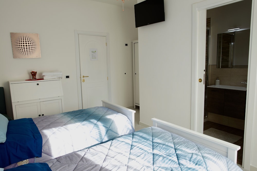 Standard Twin Room photo 2