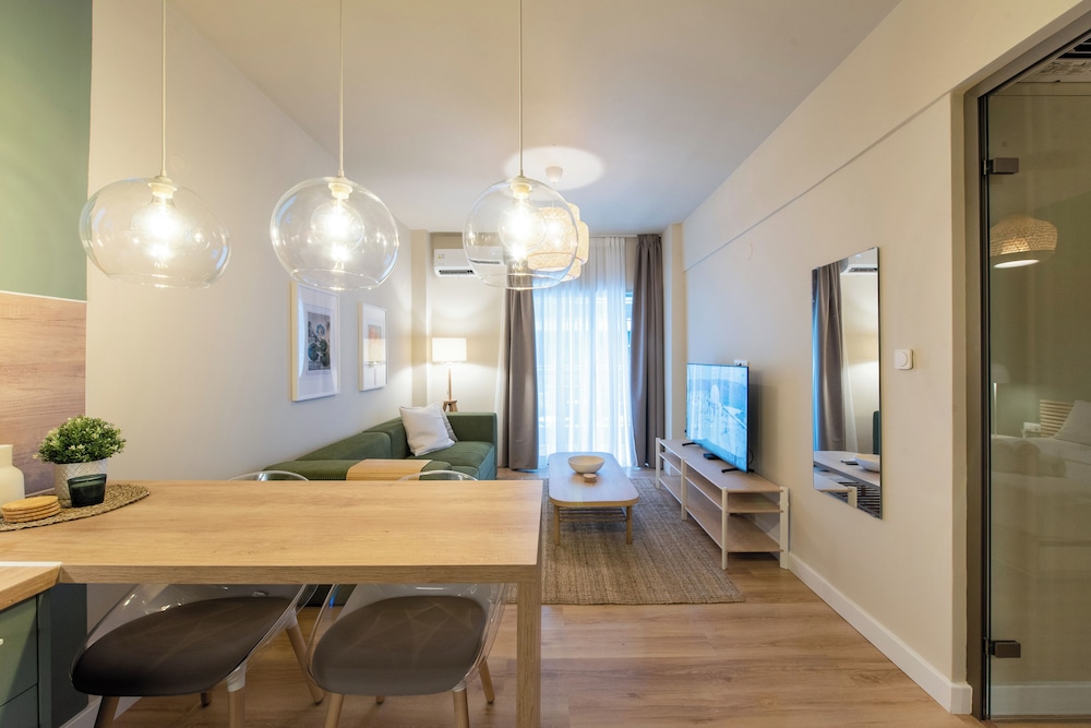Deluxe Apartment, City View