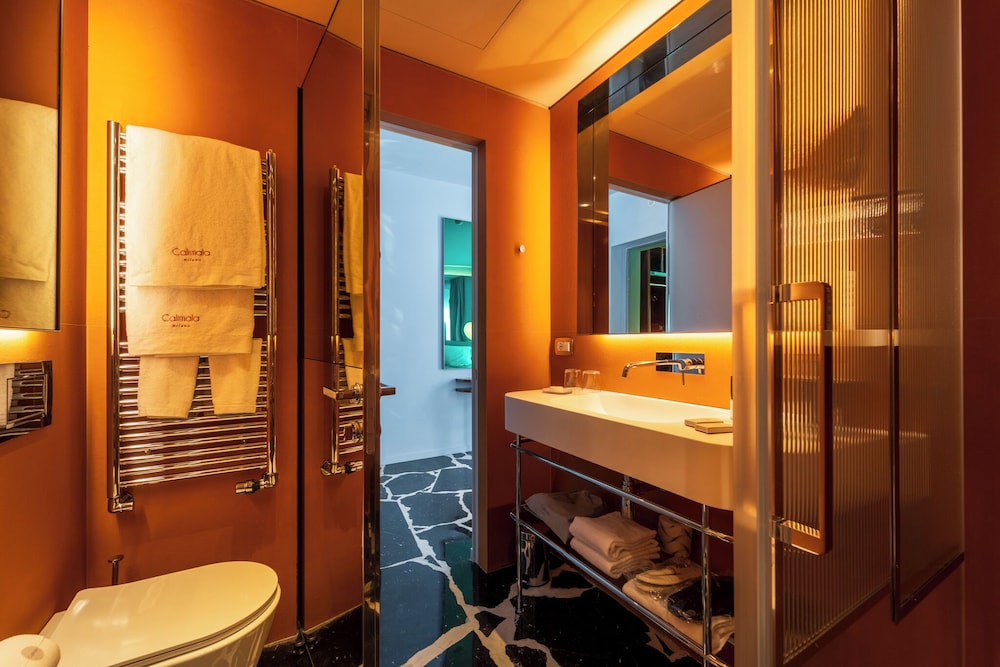 Superior Double Room thumbnail 5