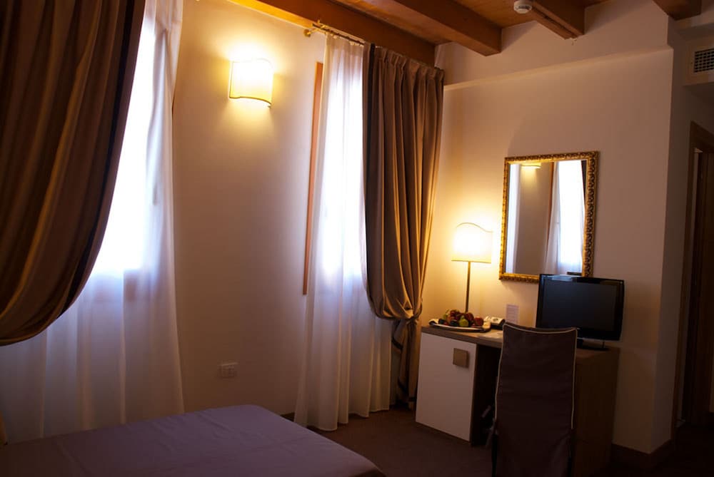 Comfort Double Room, 1 Queen Bed - Photo 6