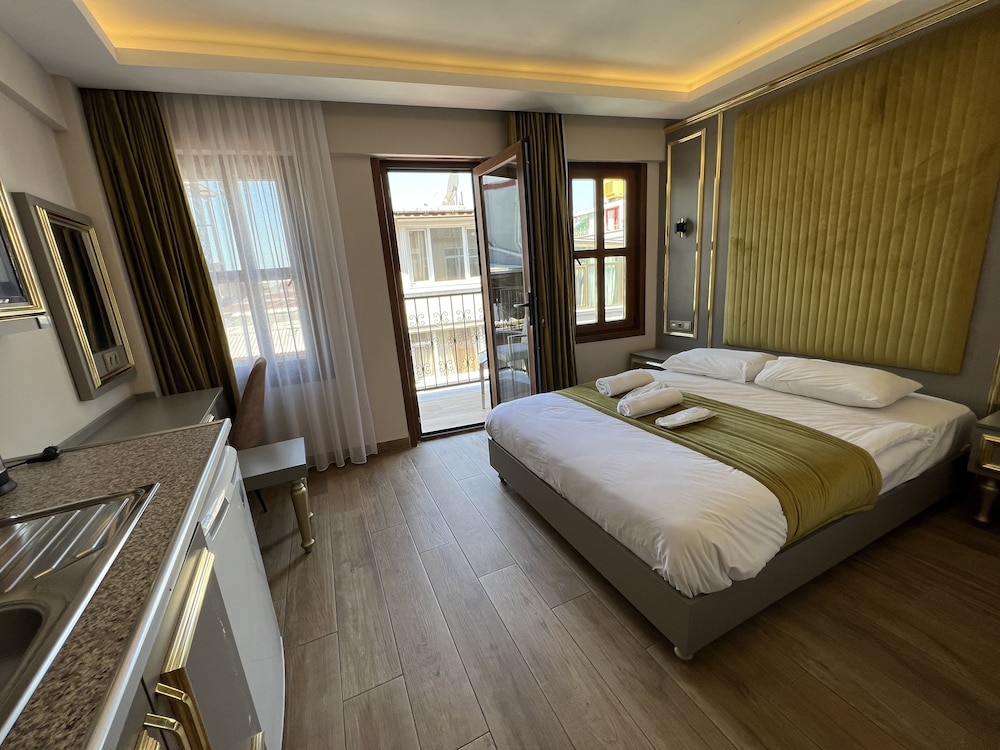 Deluxe Studio Suite photo 2