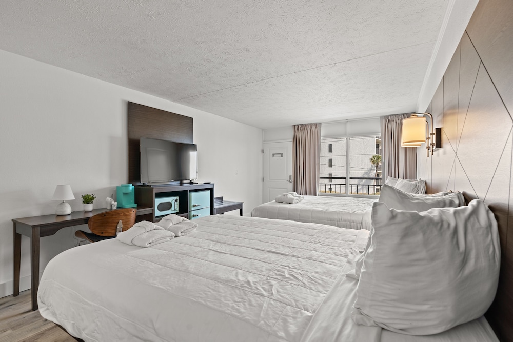 Standard Room, 2 Queen Beds, Pet Friendly photo 3