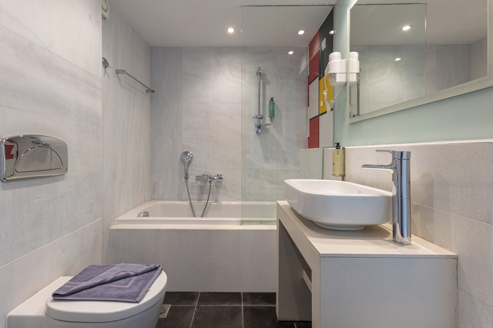 Standard Double or Twin Room, Sea View photo 2