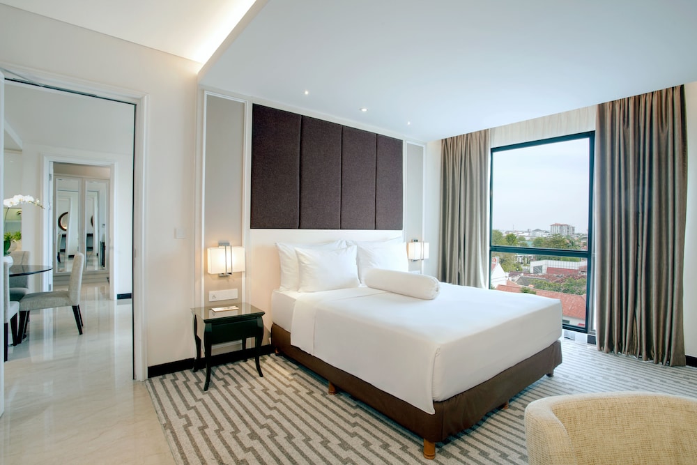 Family Room, 2 Bedrooms