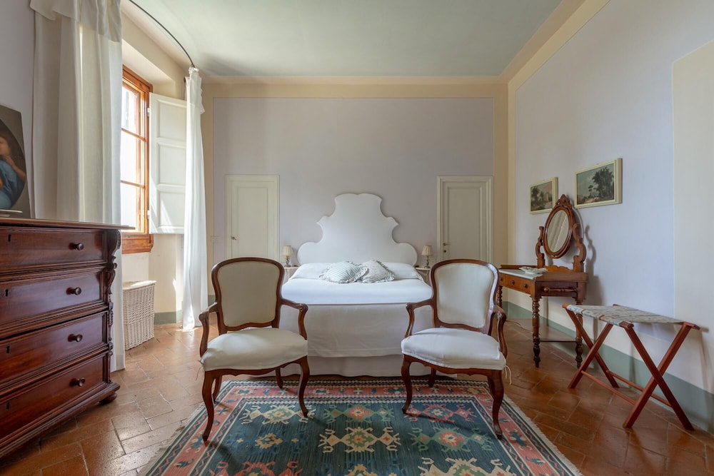Villa di Tizzano Luxurious Retreat in Paradise, Photo 32