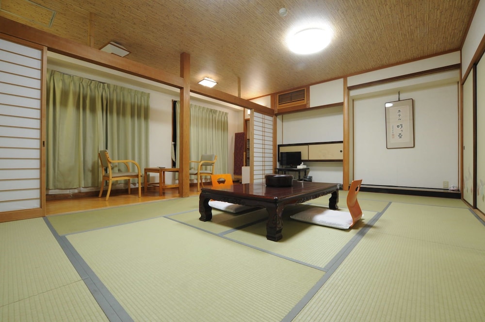 Japanese Style 12 Tatami-mats, Shared Bathroom