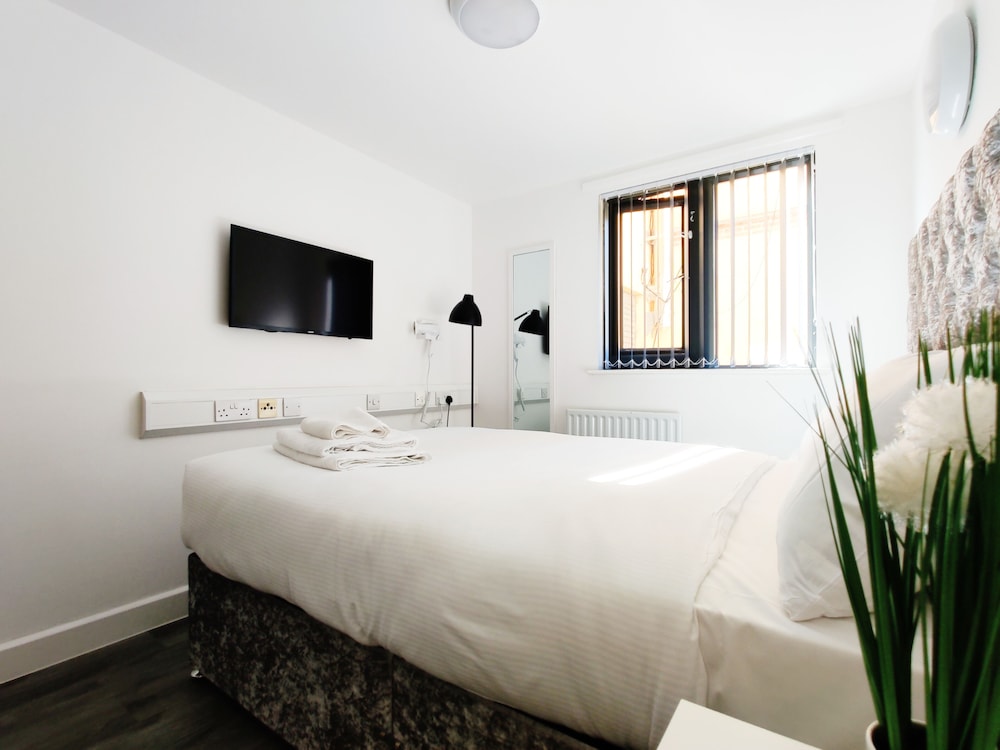 Economy Double Room, 1 Double Bed, Non Smoking, Private Bathroom photo 2