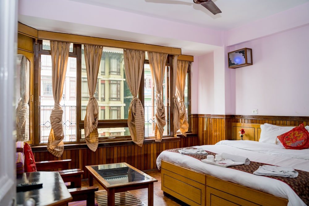 Executive Room - Photo 1