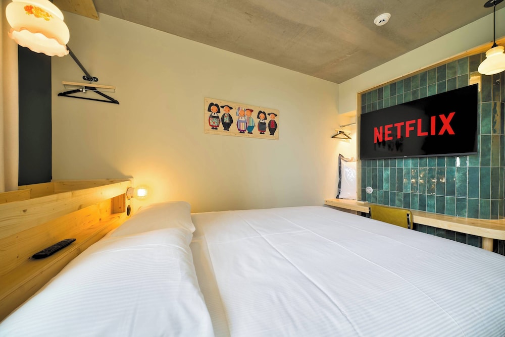 Room, 1 Double Bed (Pop) - Photo 3