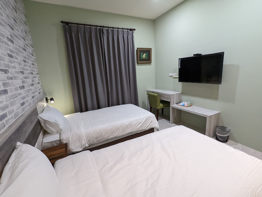 Basic Twin Room photo 2