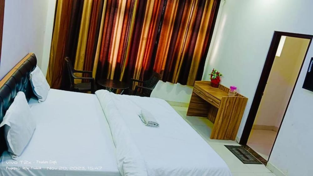 Deluxe Double Room photo 2