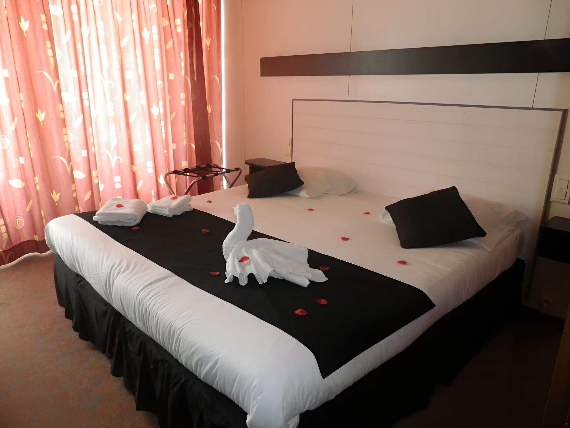 Double or Twin Room photo 3