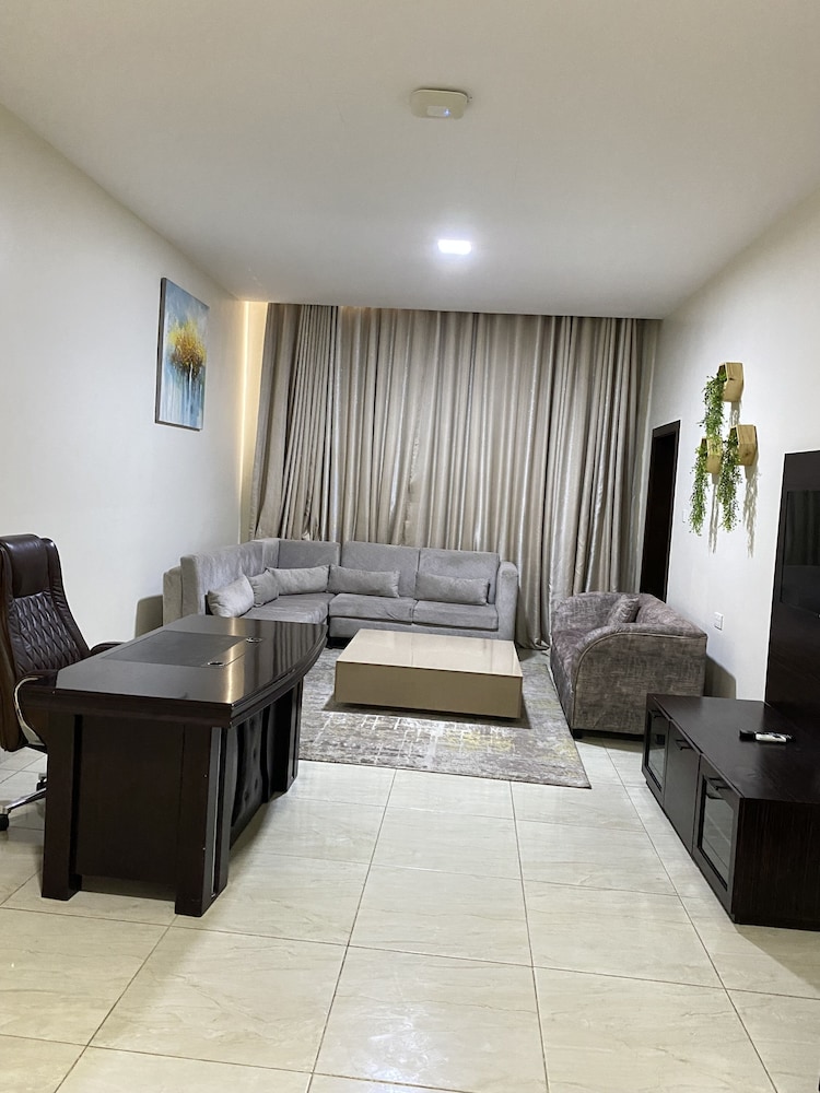 Family Room, 2 Bedrooms photo 3
