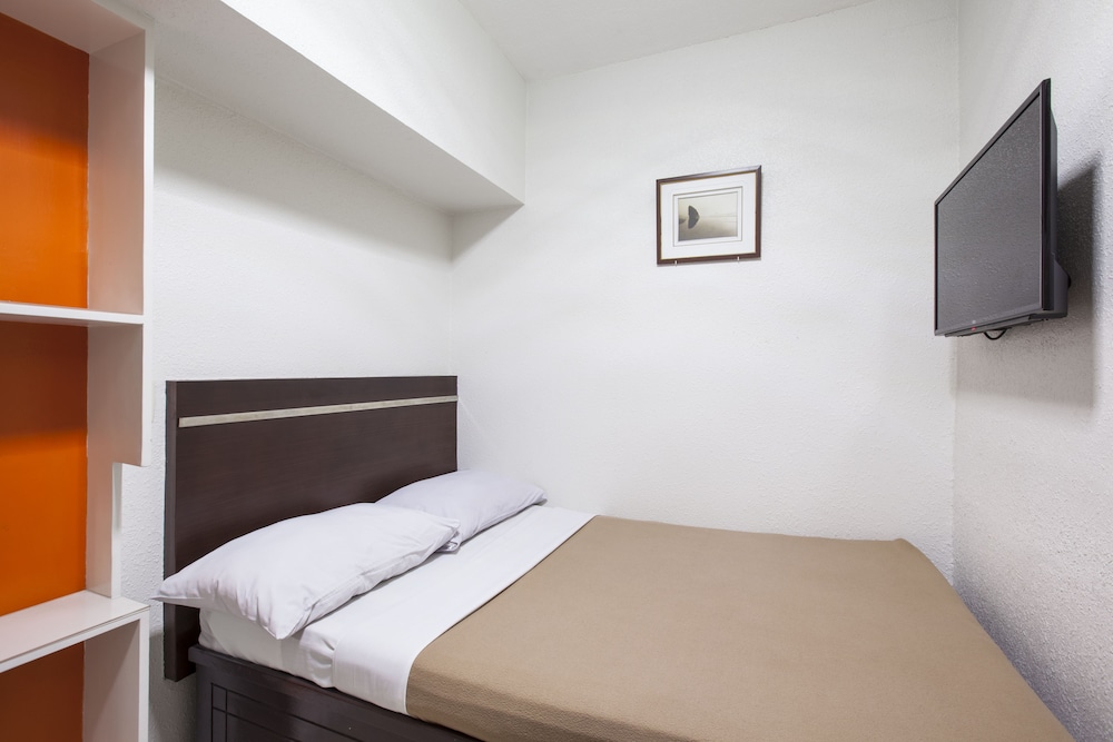 Economy Room (with Air Condition) photo 2